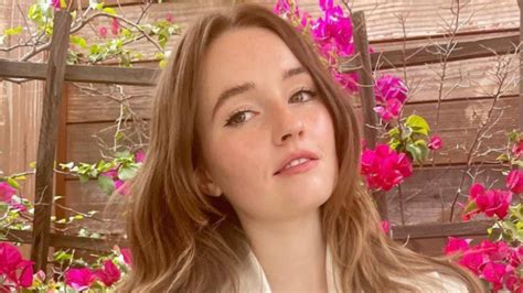 sexy kaitlyn dever|No One Will Save Yous Kaitlyn Dever Shares。